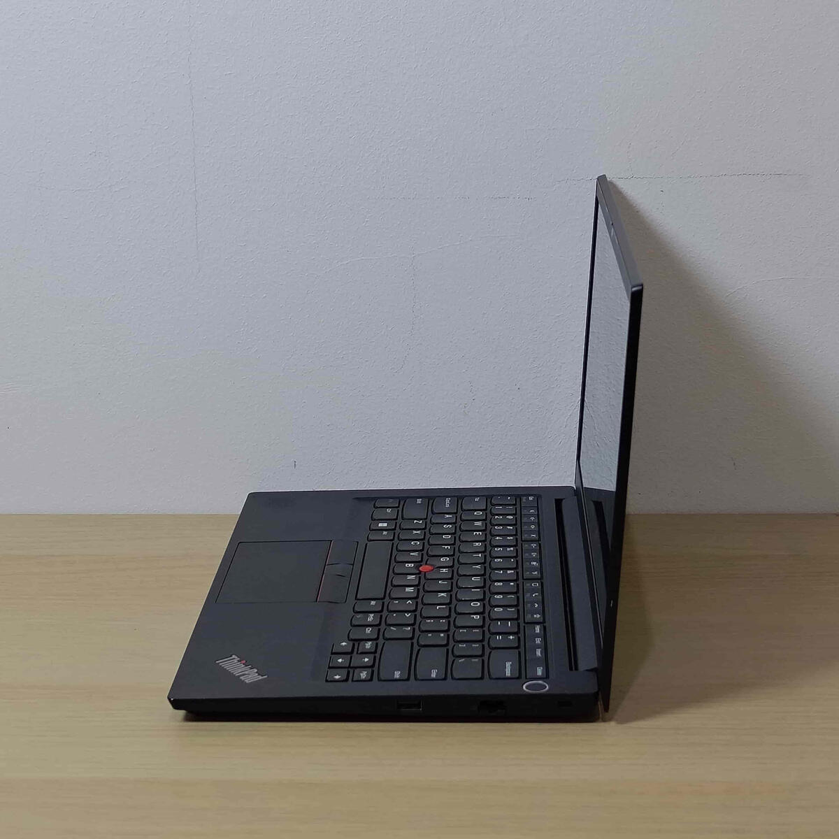Lenovo Thinkpad E14G2 Samping Kiri Butik Laptop